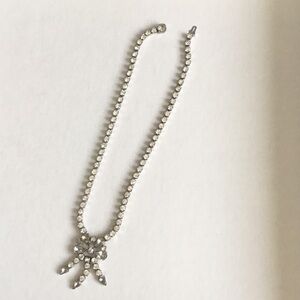 Retro rhinestone necklace